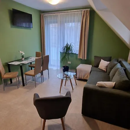 My Time Apartman, Friendly Atmosphere, Free Parking דירה דברצן